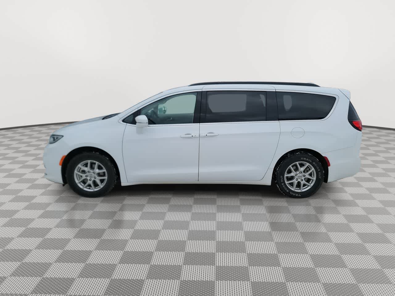 used 2022 Chrysler Pacifica car, priced at $25,552