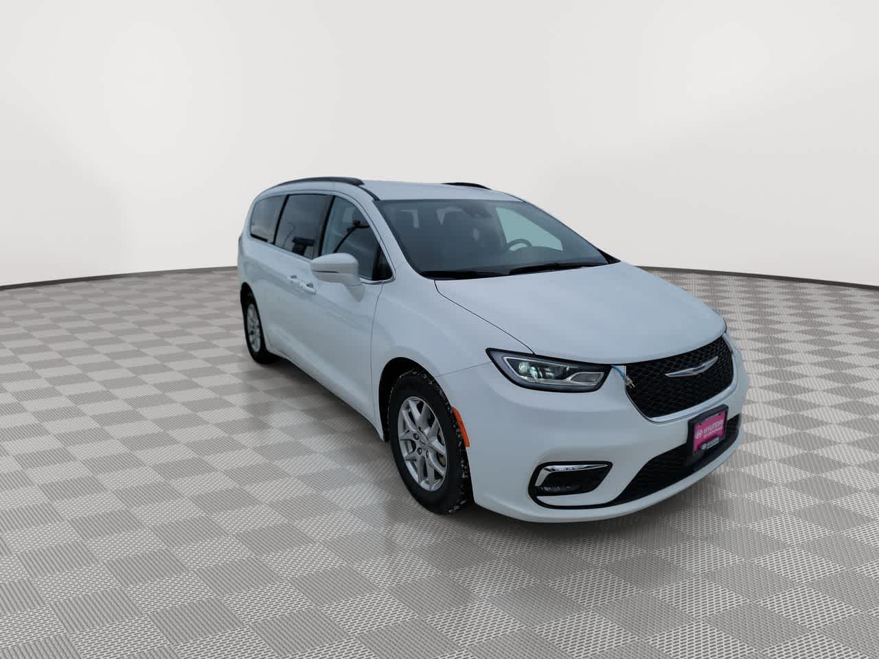 used 2022 Chrysler Pacifica car, priced at $25,552