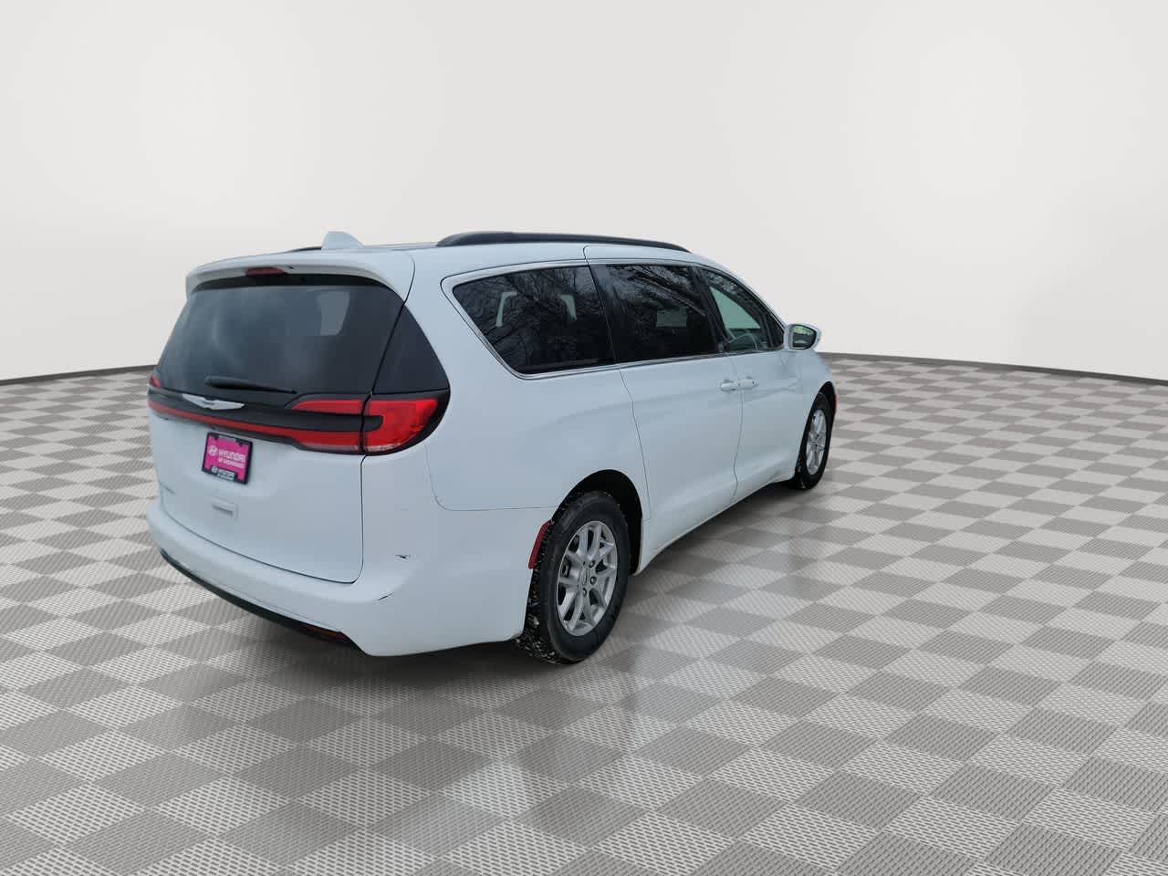 used 2022 Chrysler Pacifica car, priced at $25,552