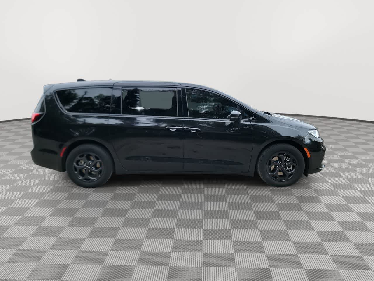 used 2023 Chrysler Pacifica car, priced at $31,903