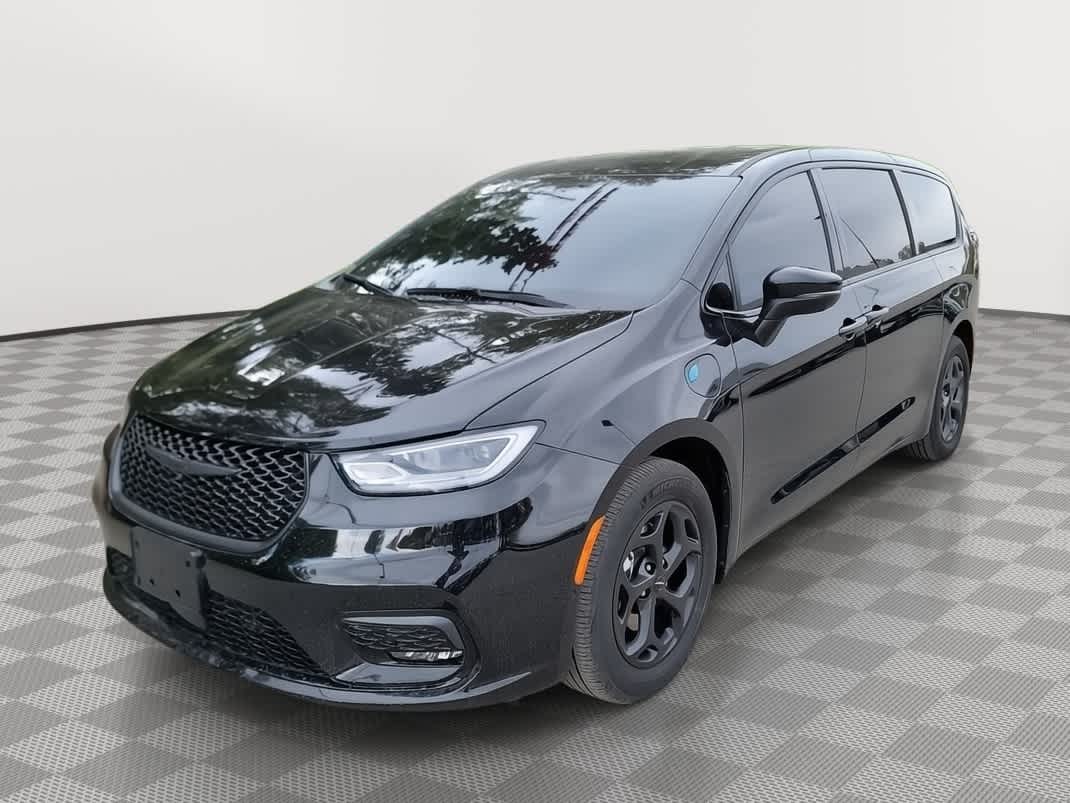 used 2023 Chrysler Pacifica car, priced at $31,903