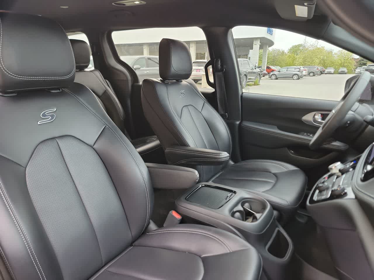 used 2023 Chrysler Pacifica car, priced at $31,903
