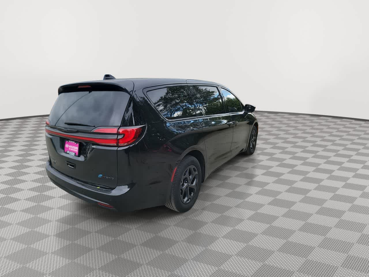 used 2023 Chrysler Pacifica car, priced at $31,903