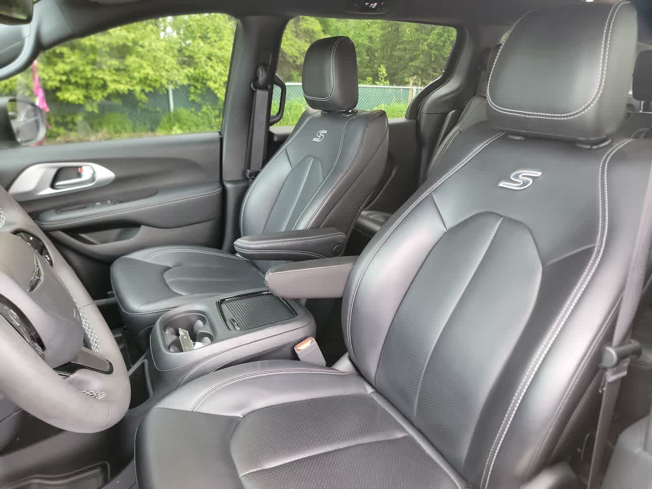 used 2023 Chrysler Pacifica car, priced at $31,903