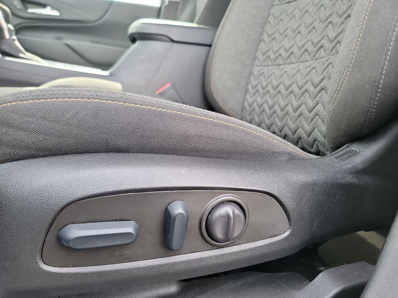 used 2023 Chevrolet Equinox car, priced at $24,942
