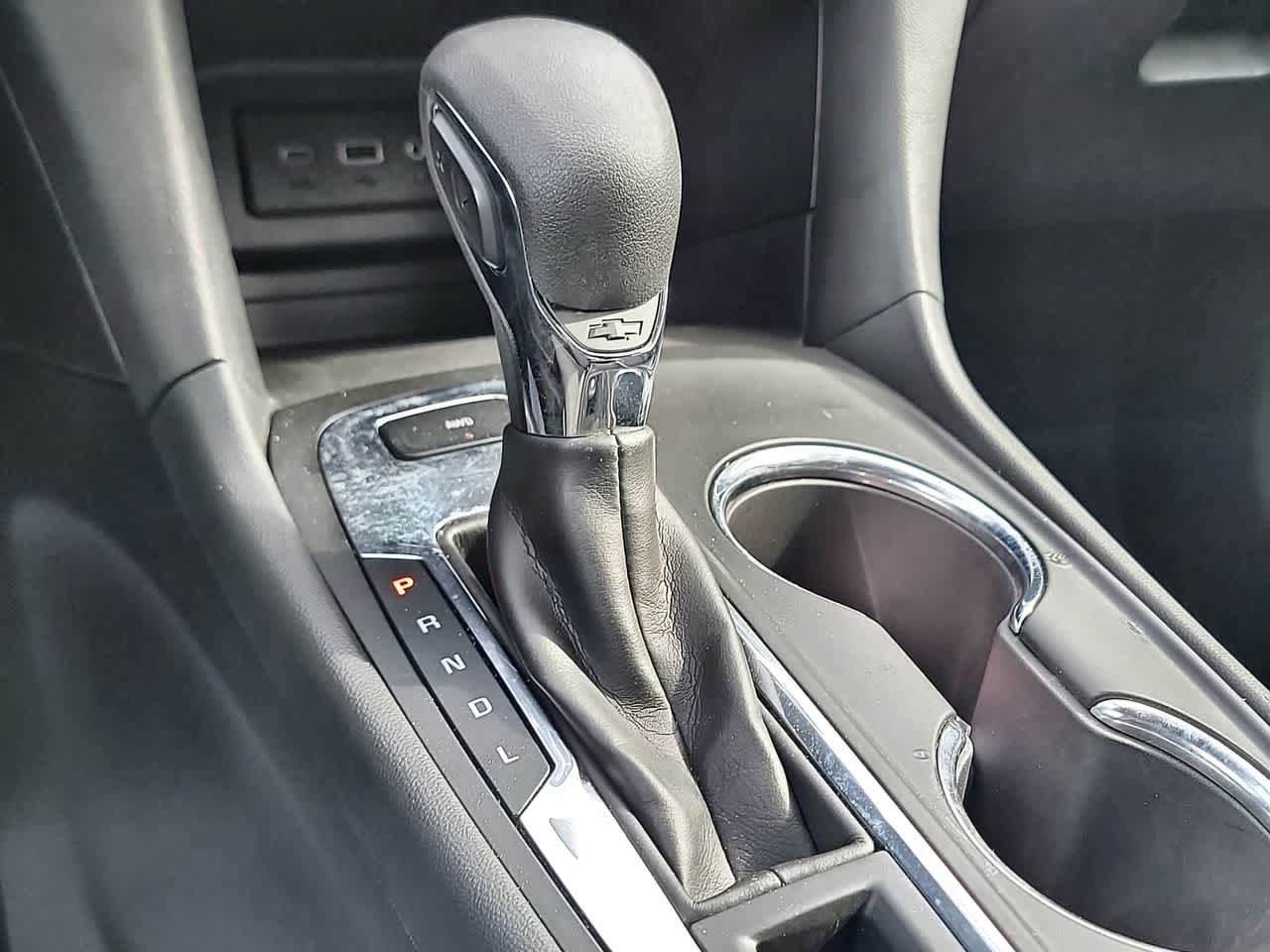 used 2023 Chevrolet Equinox car, priced at $24,942