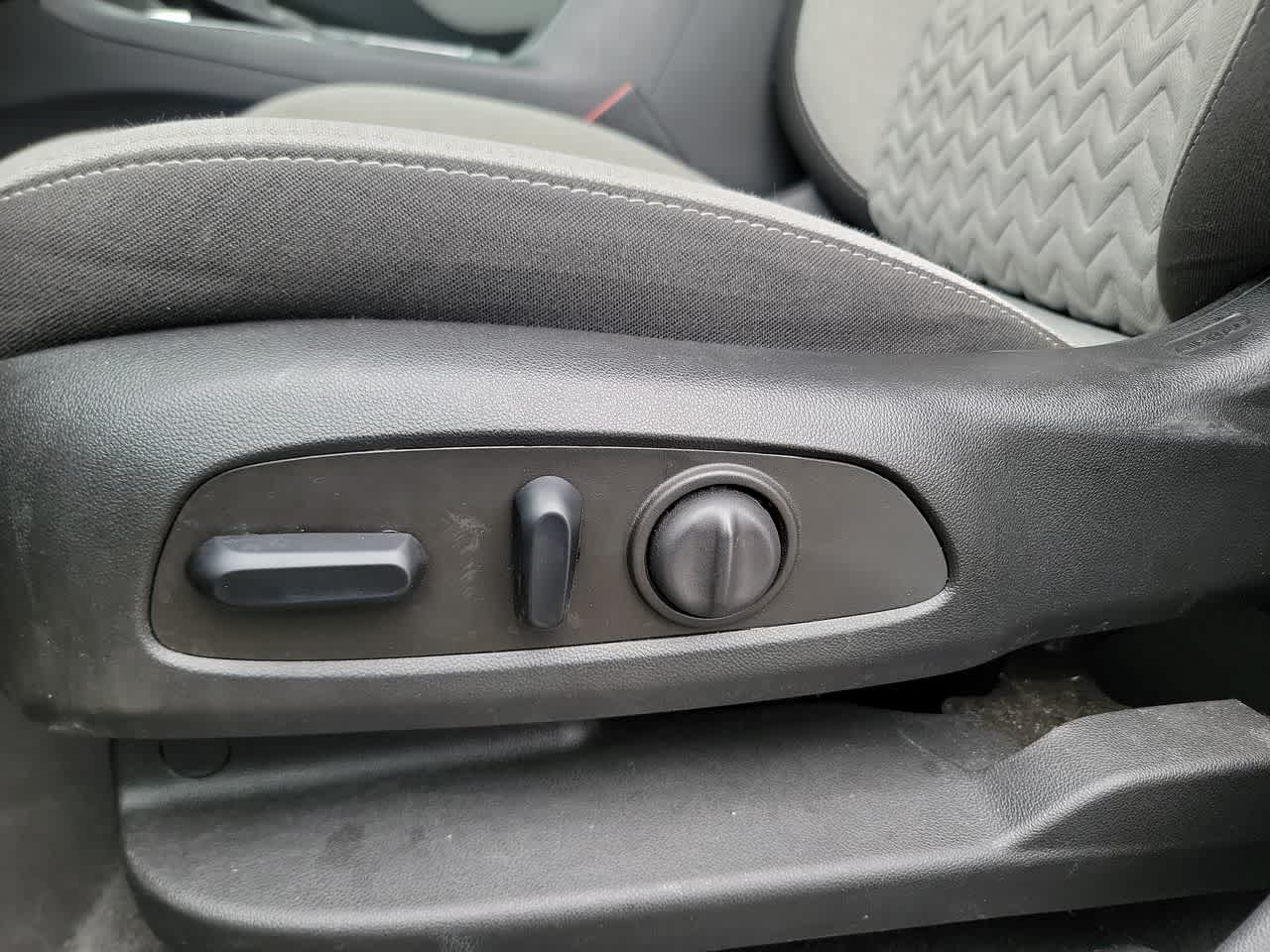 used 2023 Chevrolet Equinox car, priced at $23,995