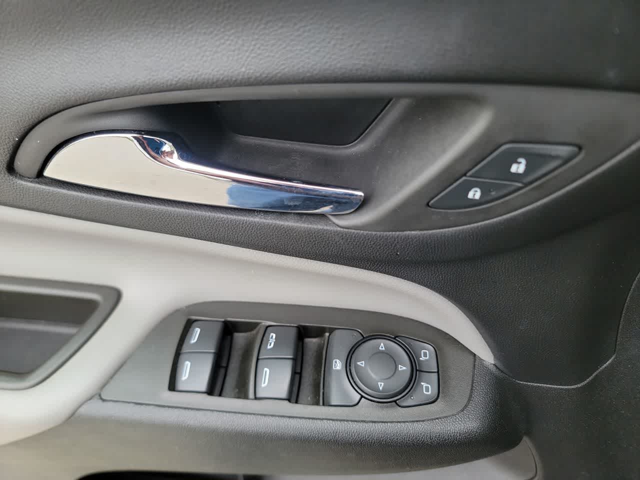 used 2023 Chevrolet Equinox car, priced at $23,995
