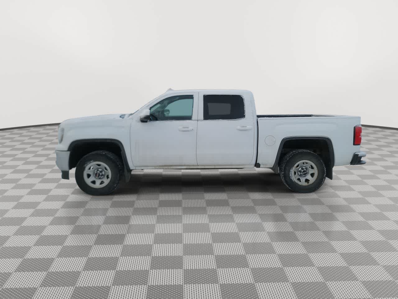 used 2018 GMC Sierra 1500 car, priced at $24,995