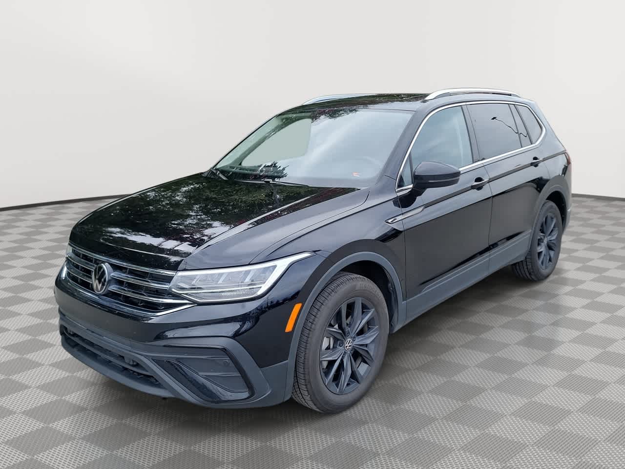 used 2024 Volkswagen Tiguan car, priced at $28,995