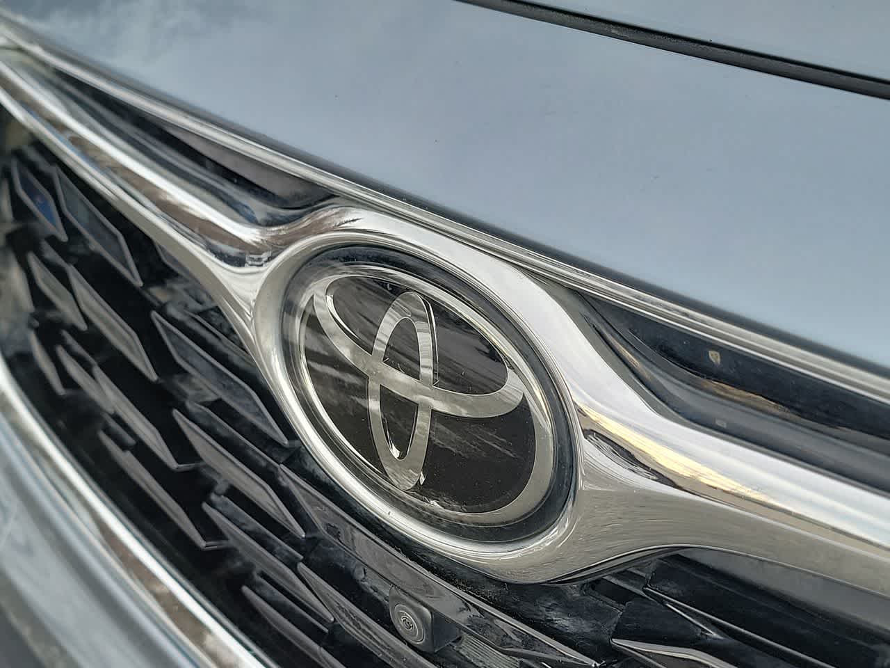 used 2020 Toyota Highlander car, priced at $34,225