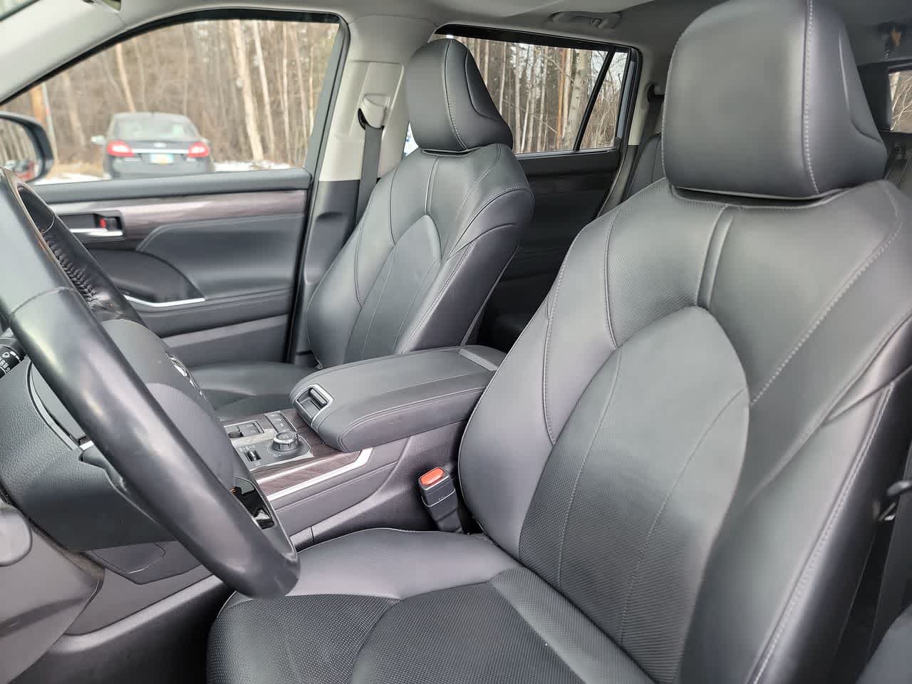 used 2020 Toyota Highlander car, priced at $34,225