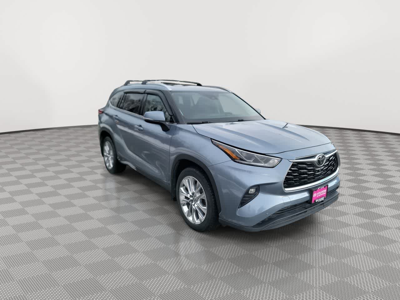 used 2020 Toyota Highlander car, priced at $34,225