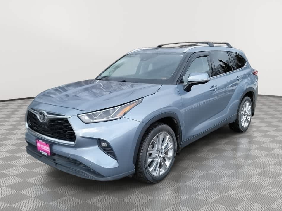 used 2020 Toyota Highlander car, priced at $34,225