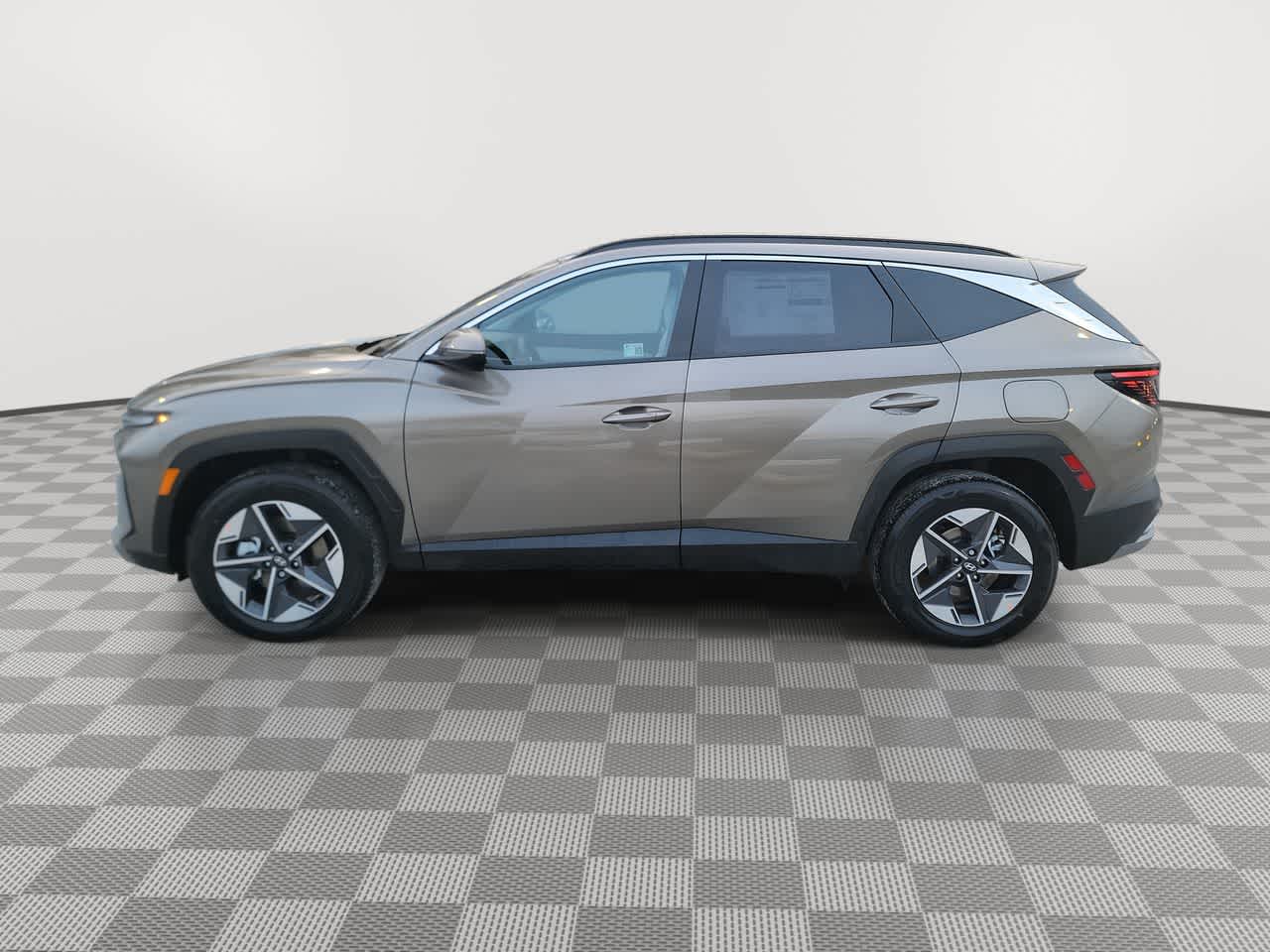 new 2025 Hyundai Tucson Hybrid car, priced at $39,149