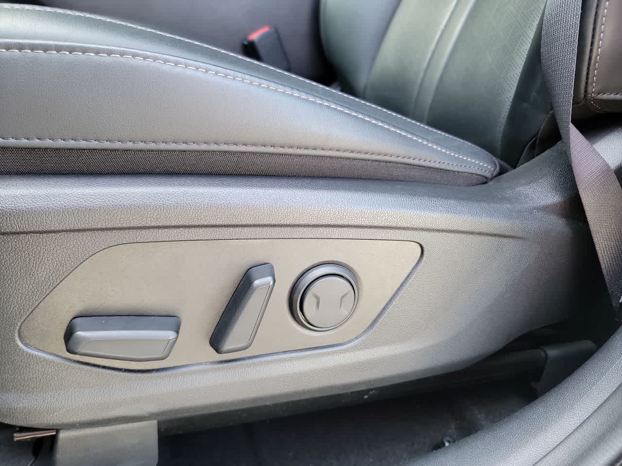 used 2023 Kia Sorento Hybrid car, priced at $33,943