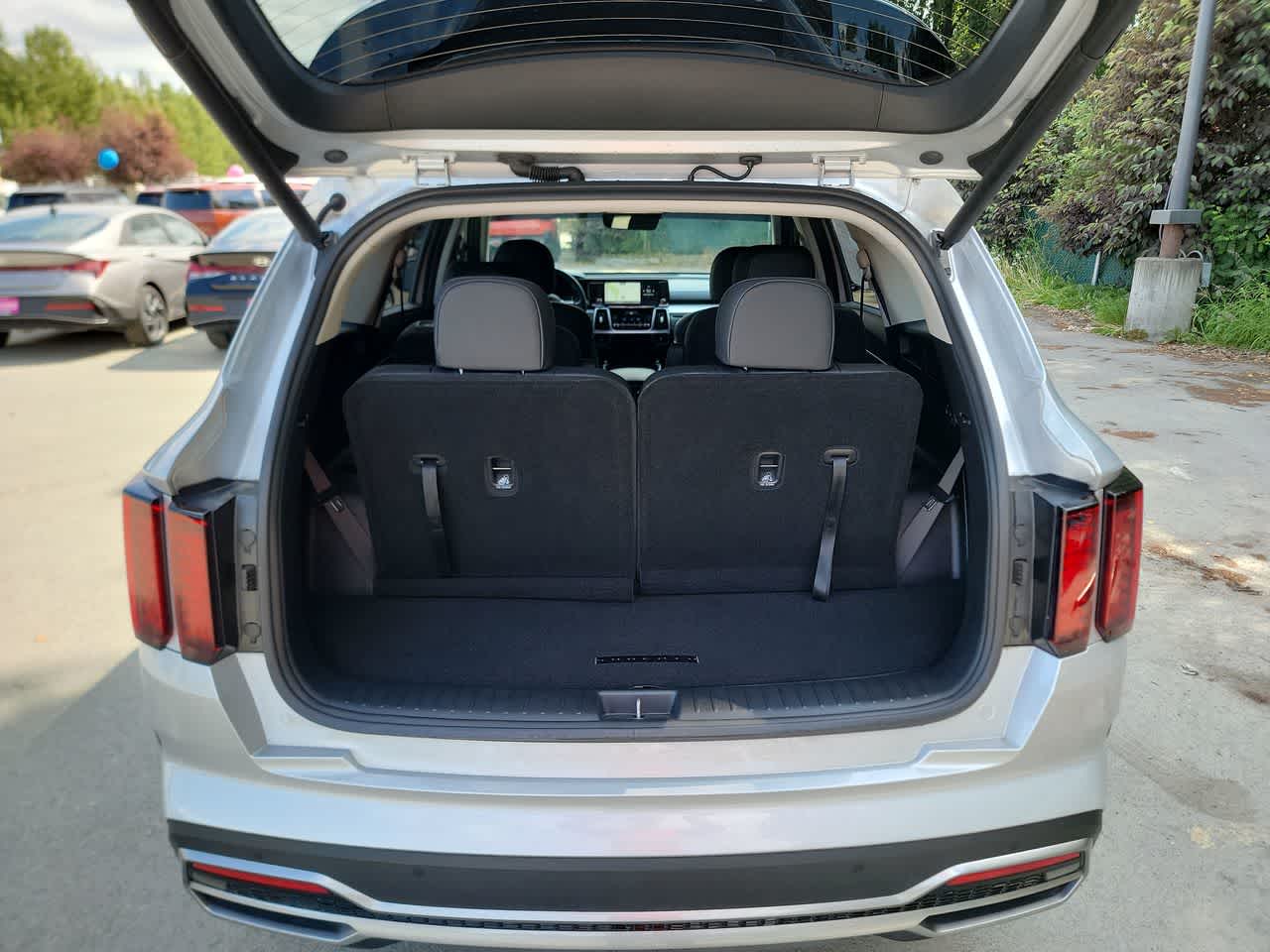 used 2023 Kia Sorento Hybrid car, priced at $33,943