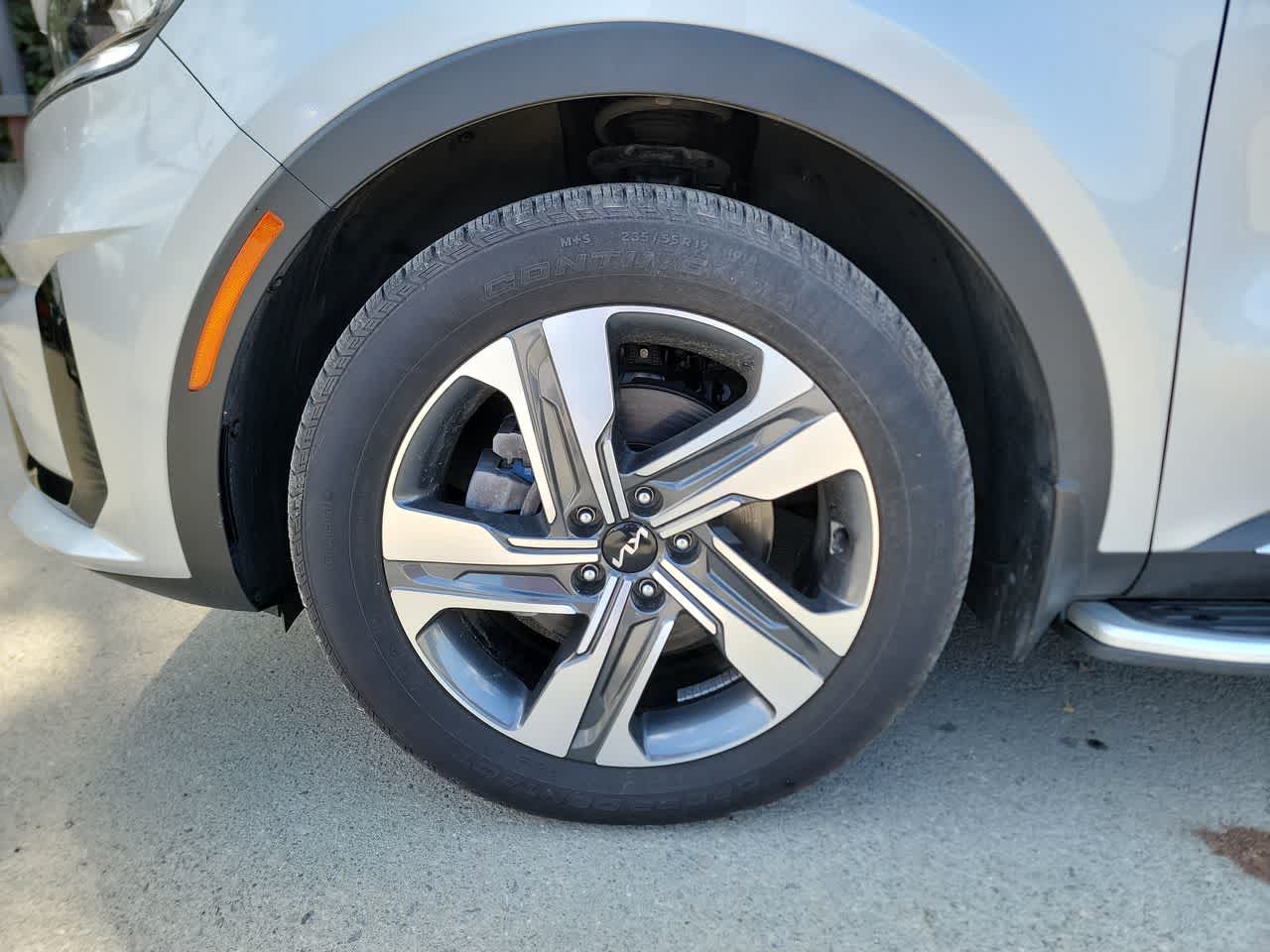 used 2023 Kia Sorento Hybrid car, priced at $33,943