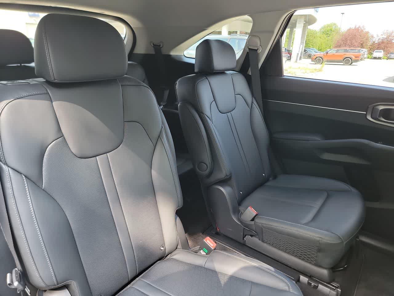 used 2023 Kia Sorento Hybrid car, priced at $33,943