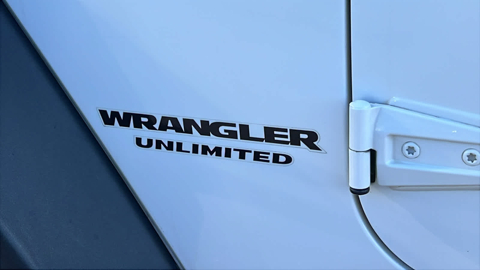 used 2014 Jeep Wrangler Unlimited car, priced at $19,995