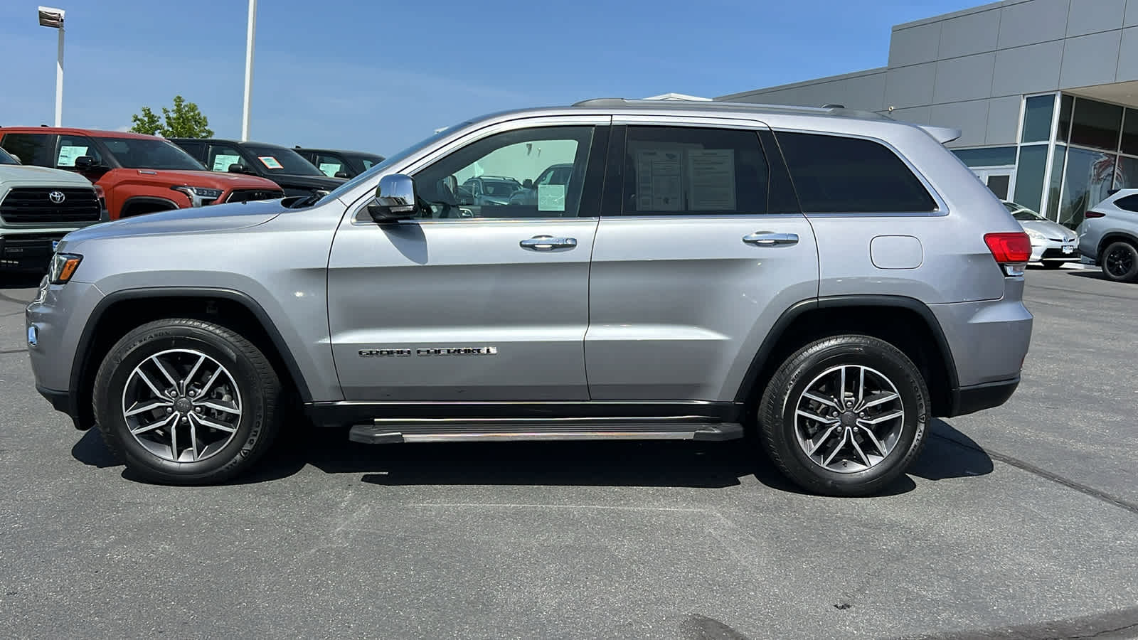 used 2019 Jeep Grand Cherokee car, priced at $20,995