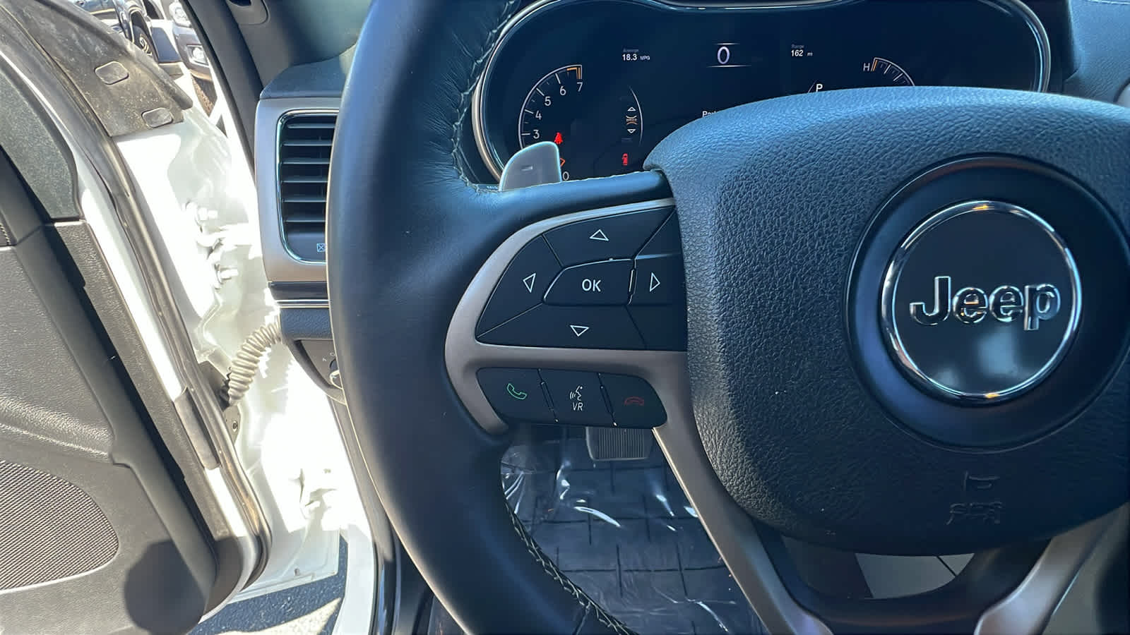 used 2016 Jeep Grand Cherokee car, priced at $14,495