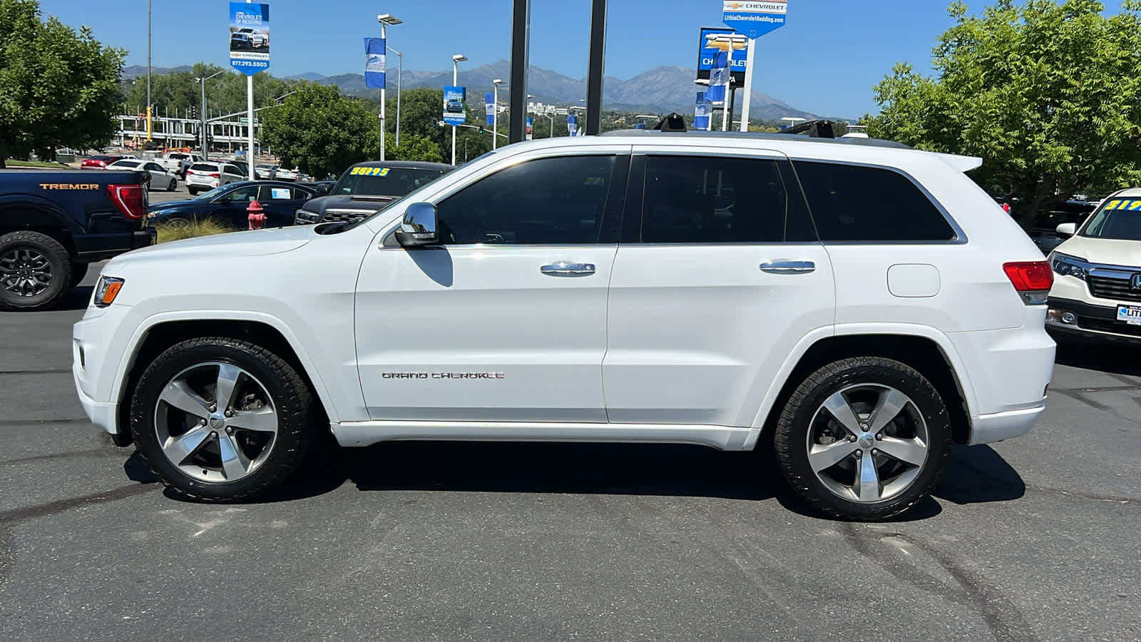 used 2016 Jeep Grand Cherokee car, priced at $14,495