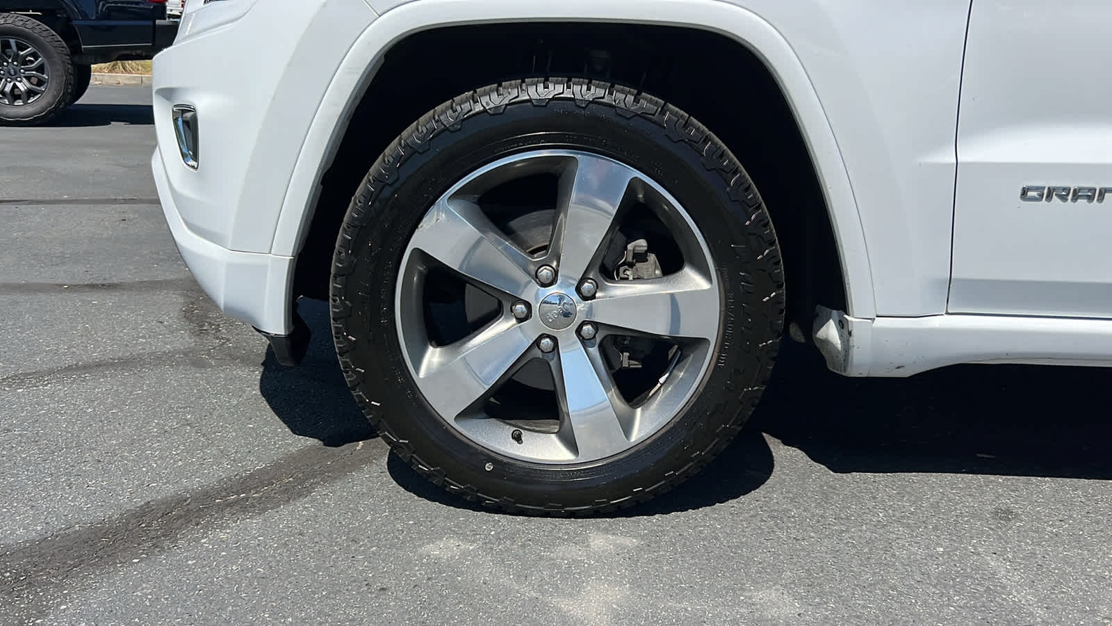 used 2016 Jeep Grand Cherokee car, priced at $14,495