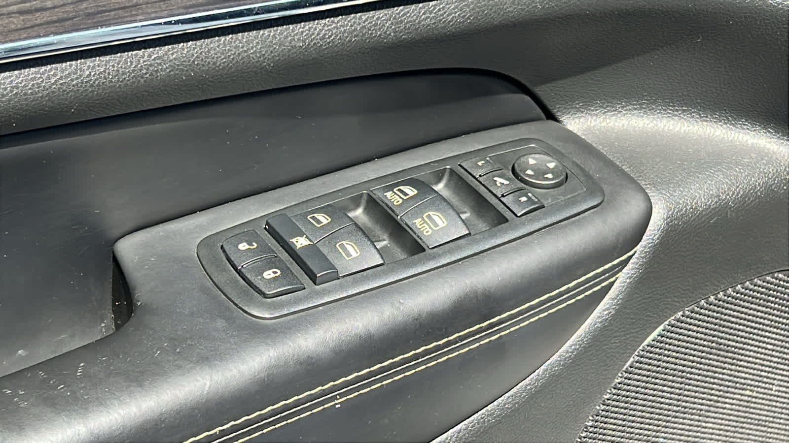 used 2016 Jeep Grand Cherokee car, priced at $14,495