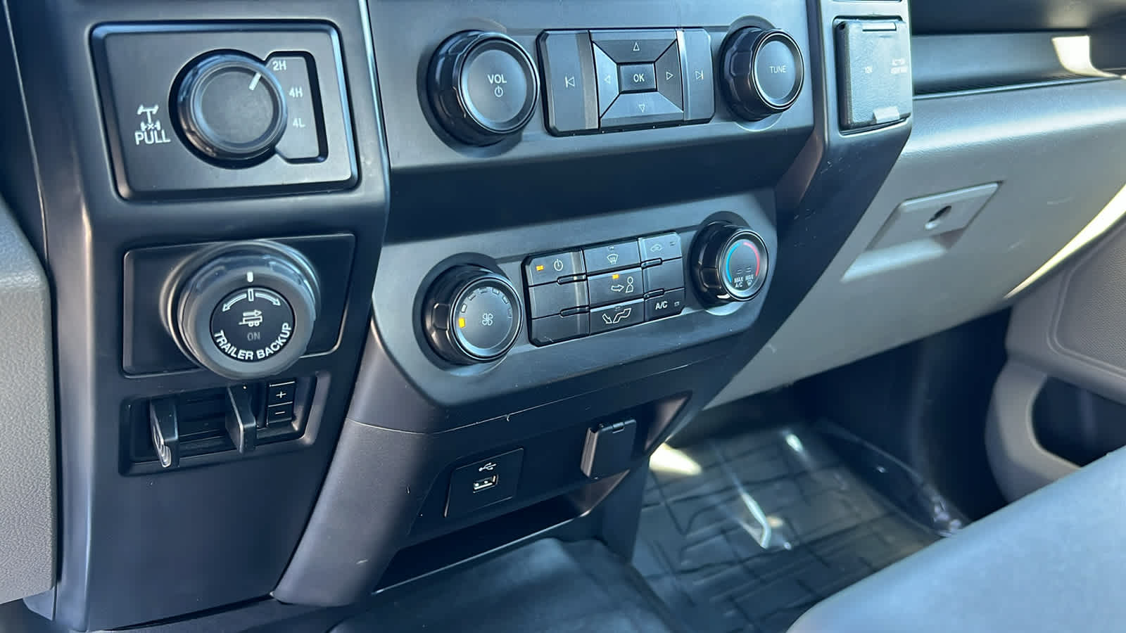 used 2019 Ford F-150 car, priced at $23,998