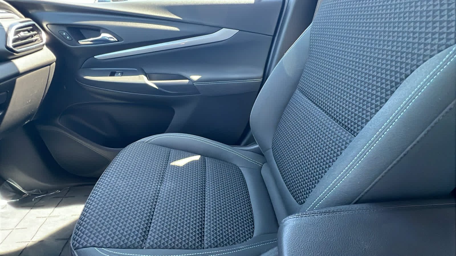 used 2022 Chevrolet Bolt EUV car, priced at $18,995