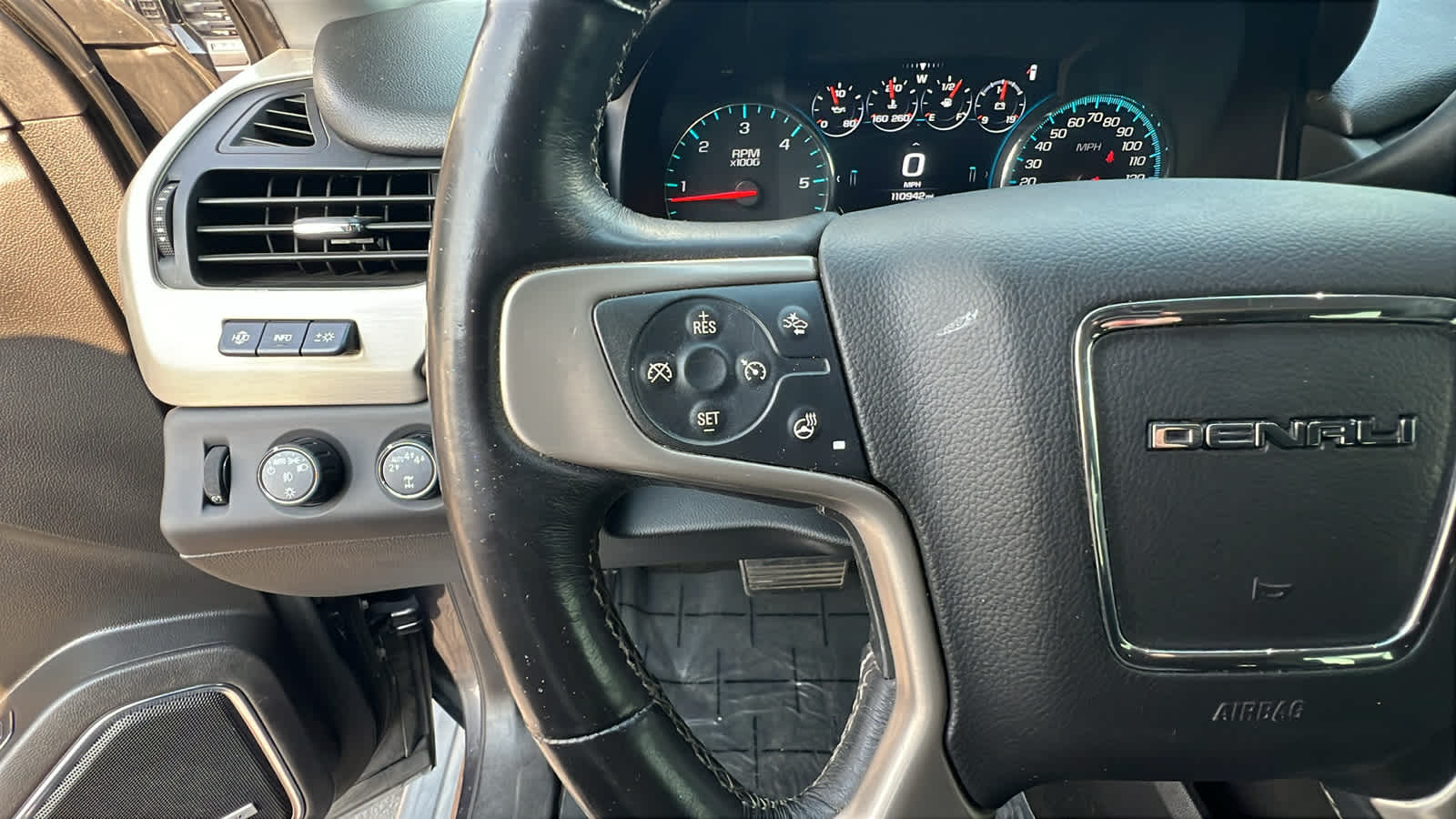 used 2017 GMC Yukon car, priced at $26,995