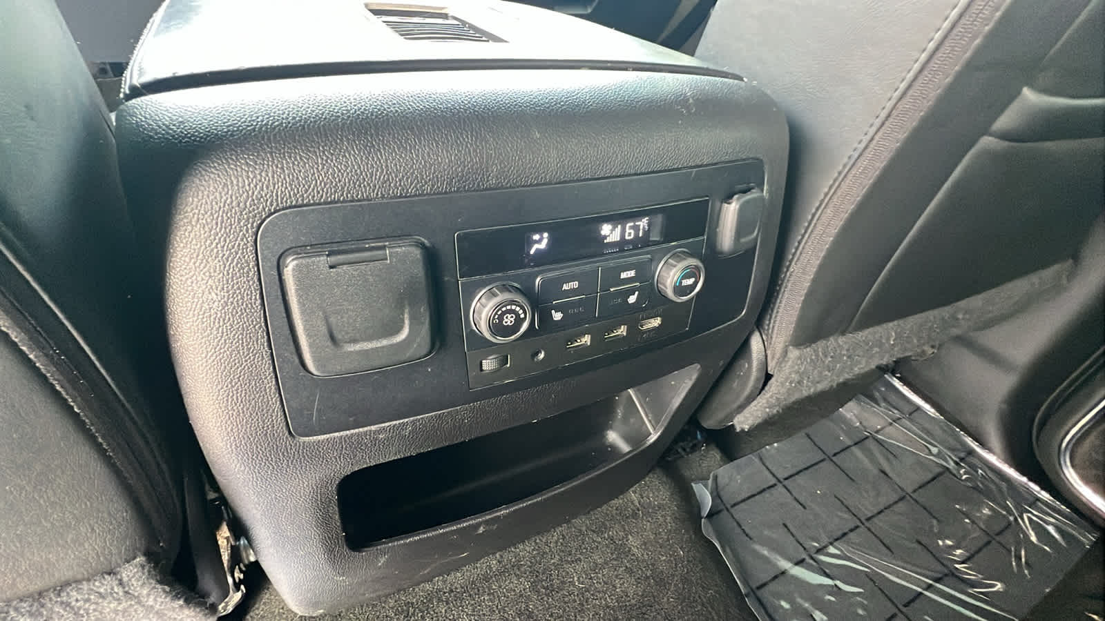 used 2017 GMC Yukon car, priced at $26,995