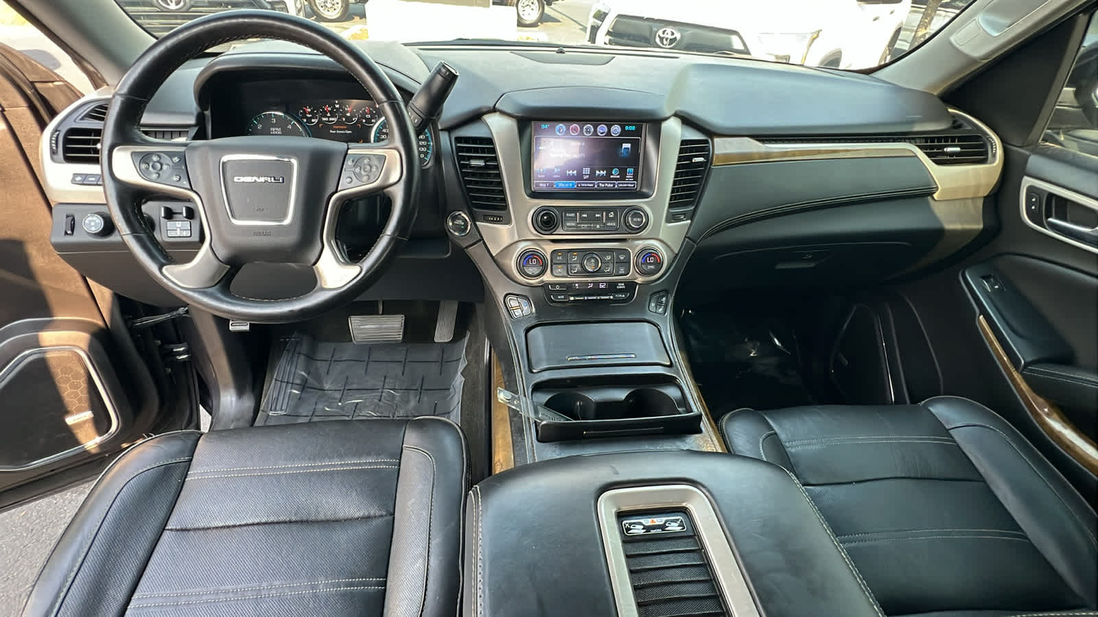used 2017 GMC Yukon car, priced at $26,995