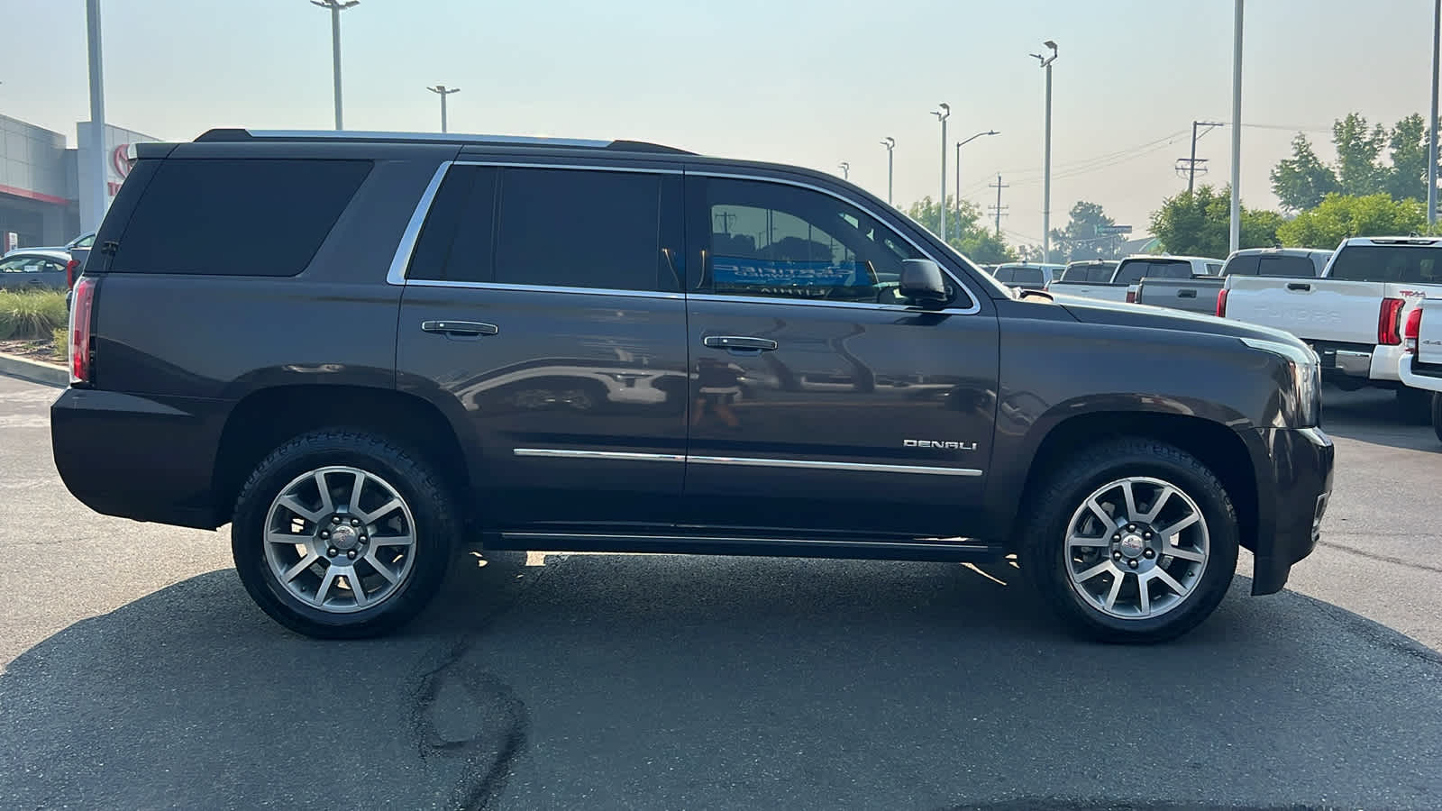 used 2017 GMC Yukon car, priced at $26,995