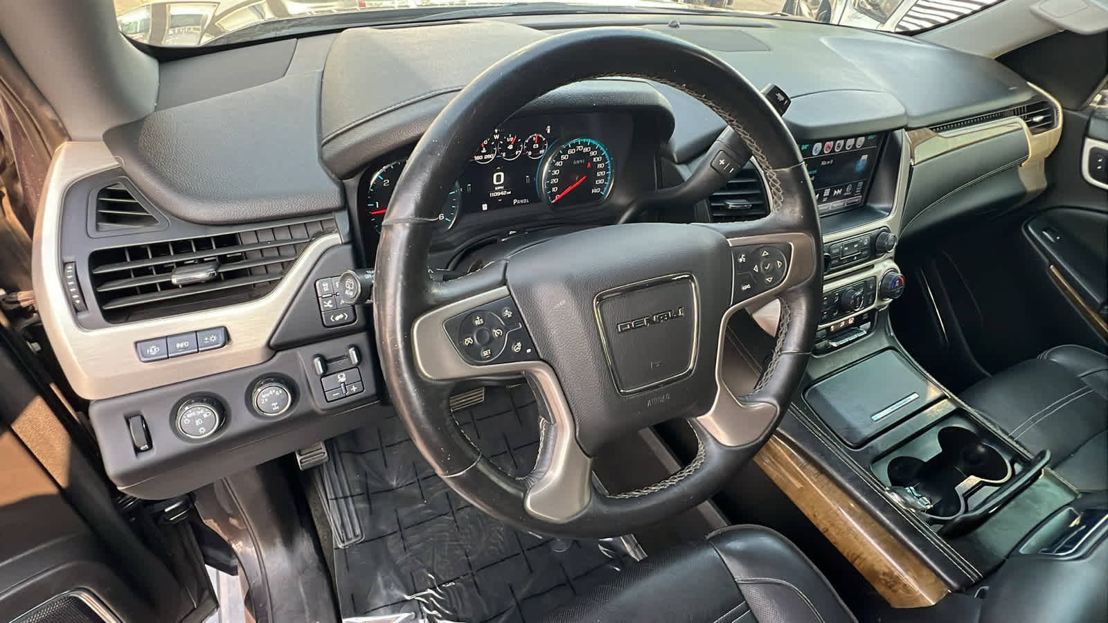 used 2017 GMC Yukon car, priced at $26,995