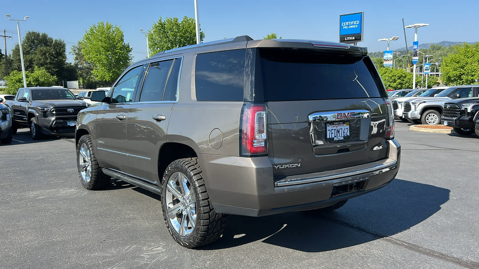 used 2016 GMC Yukon car, priced at $22,995