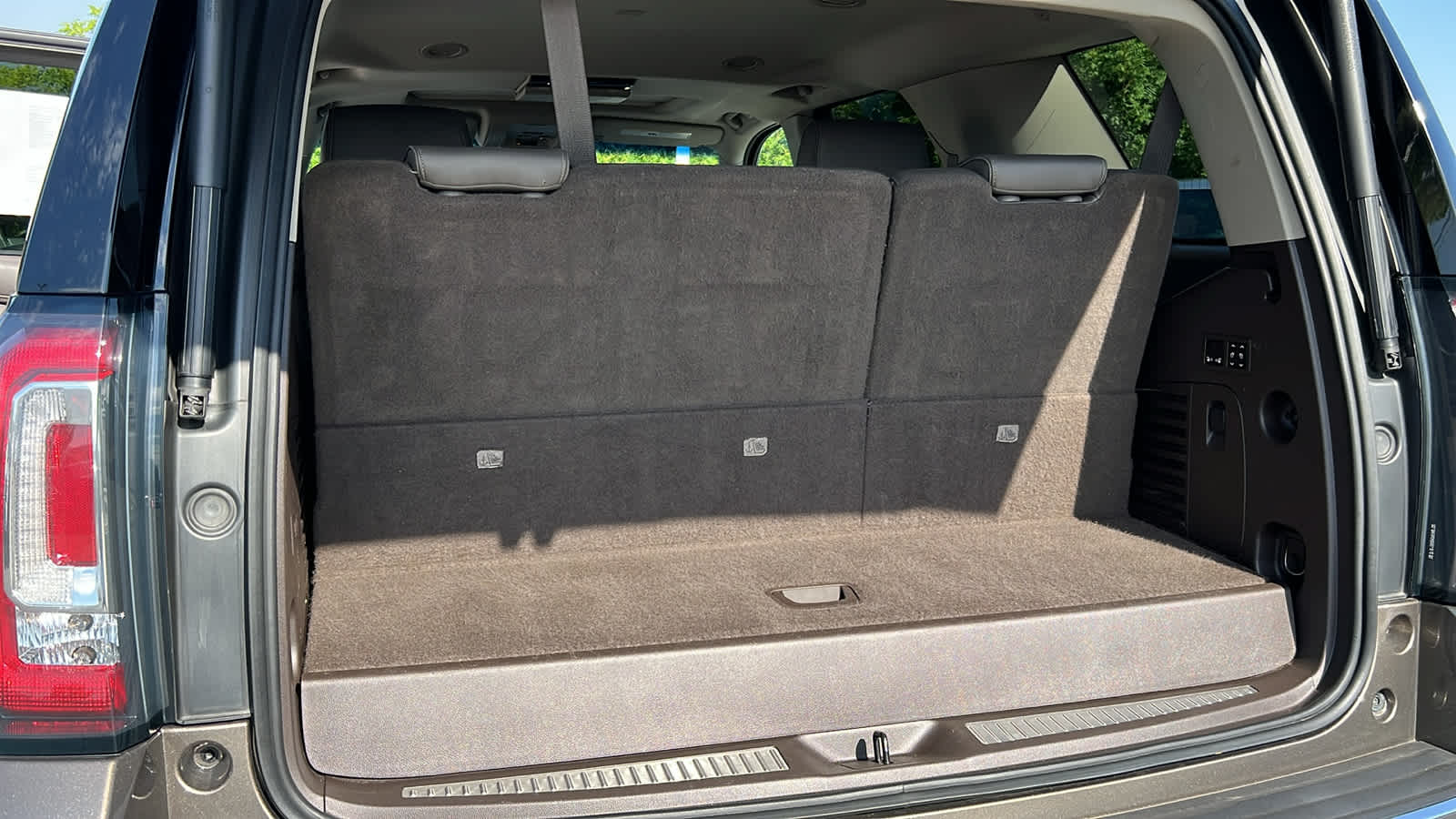 used 2016 GMC Yukon car, priced at $22,995