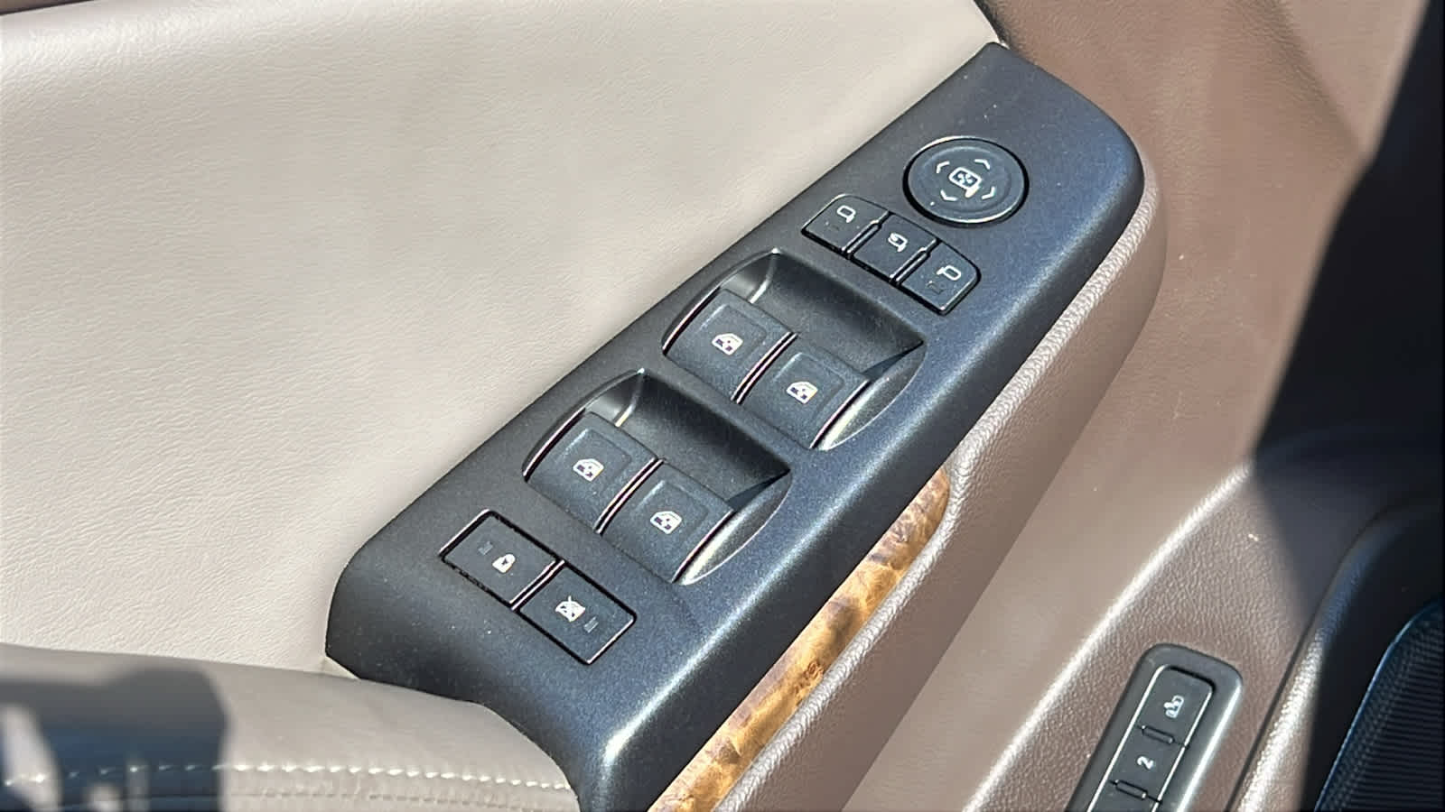 used 2016 GMC Yukon car, priced at $22,995