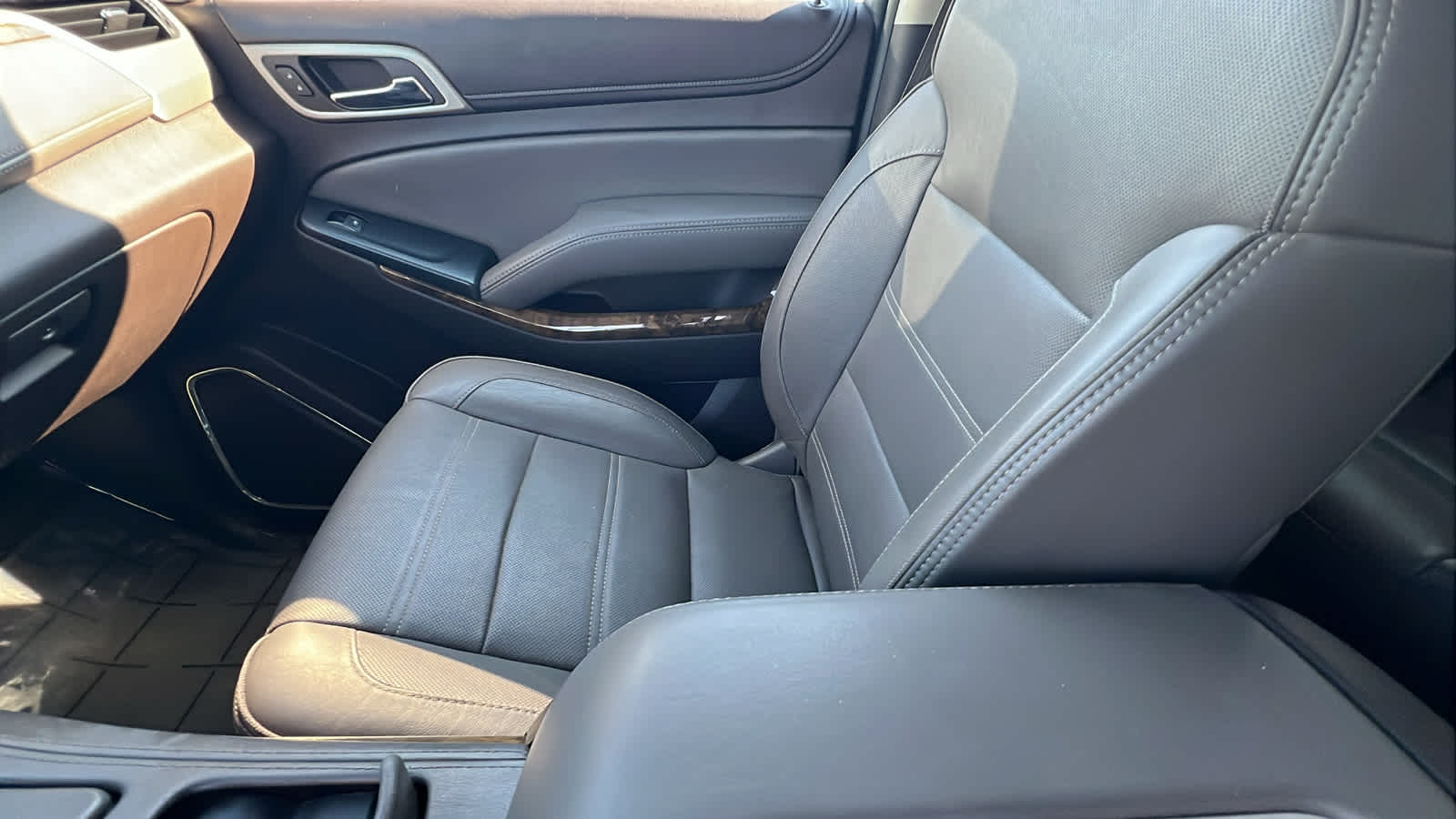 used 2016 GMC Yukon car, priced at $22,995