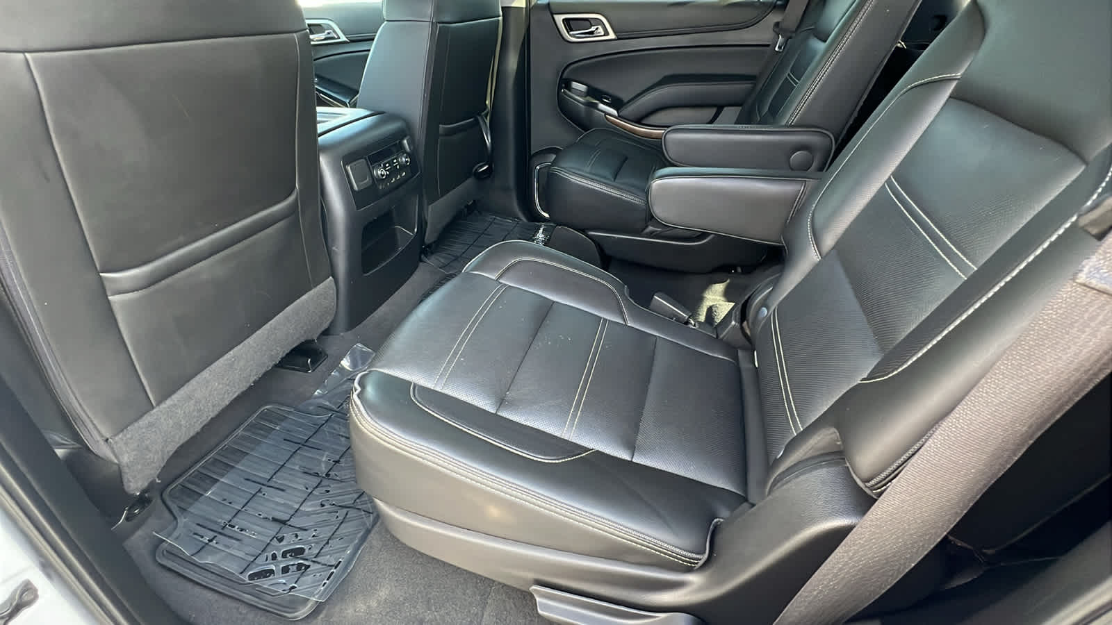 used 2019 GMC Yukon car, priced at $39,995