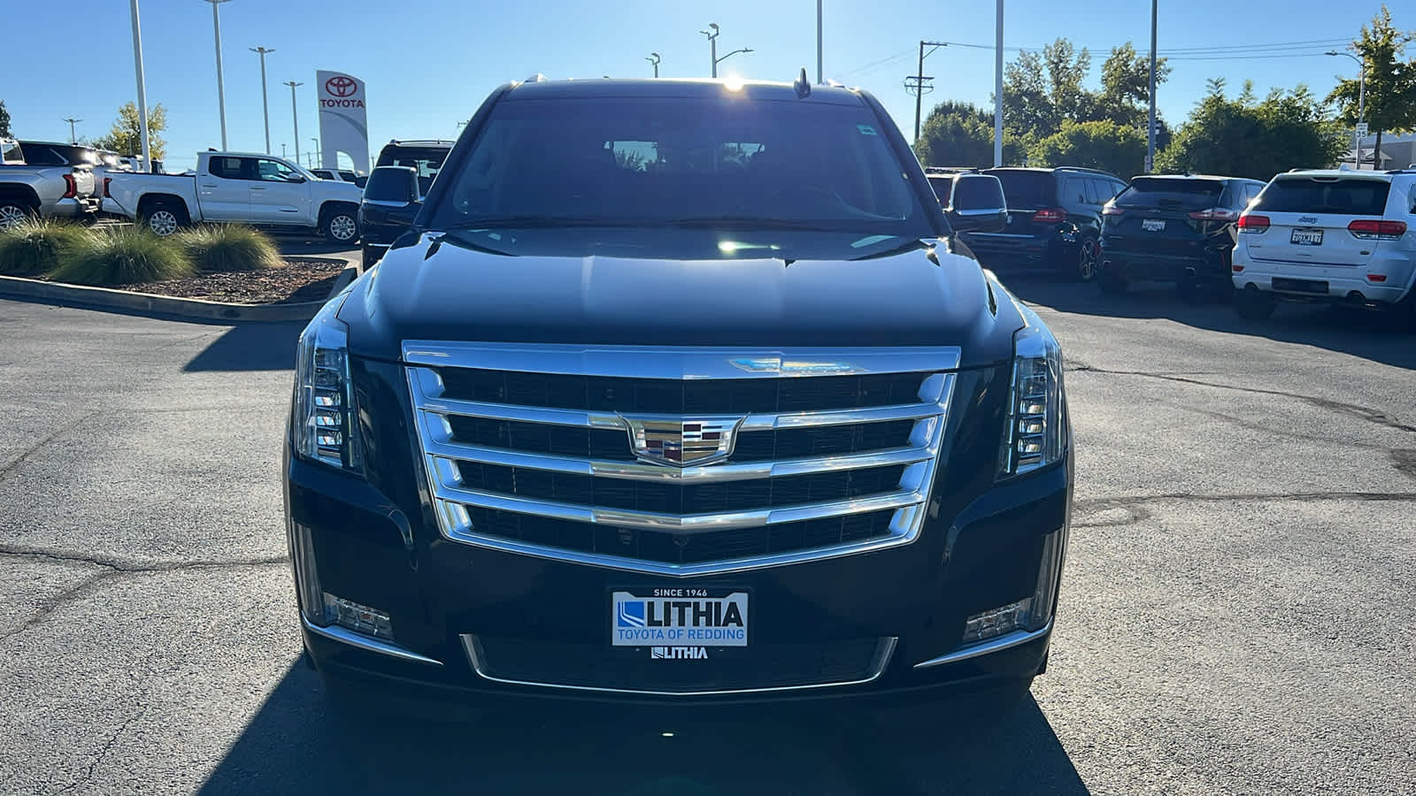 used 2018 Cadillac Escalade ESV car, priced at $33,995