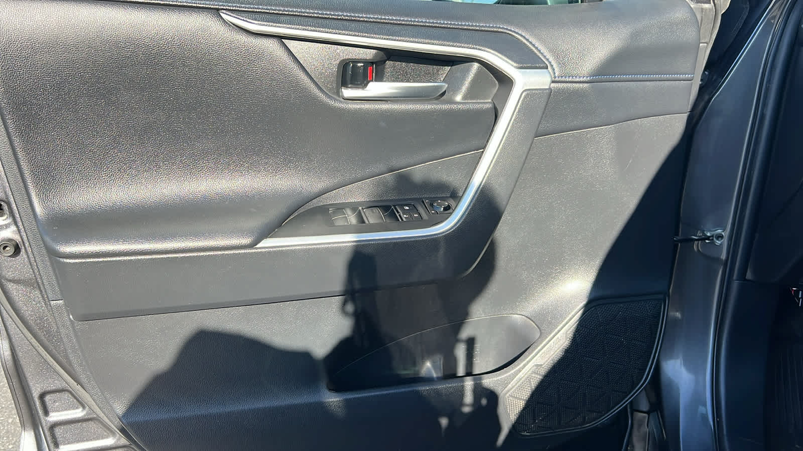 used 2021 Toyota RAV4 car, priced at $32,495