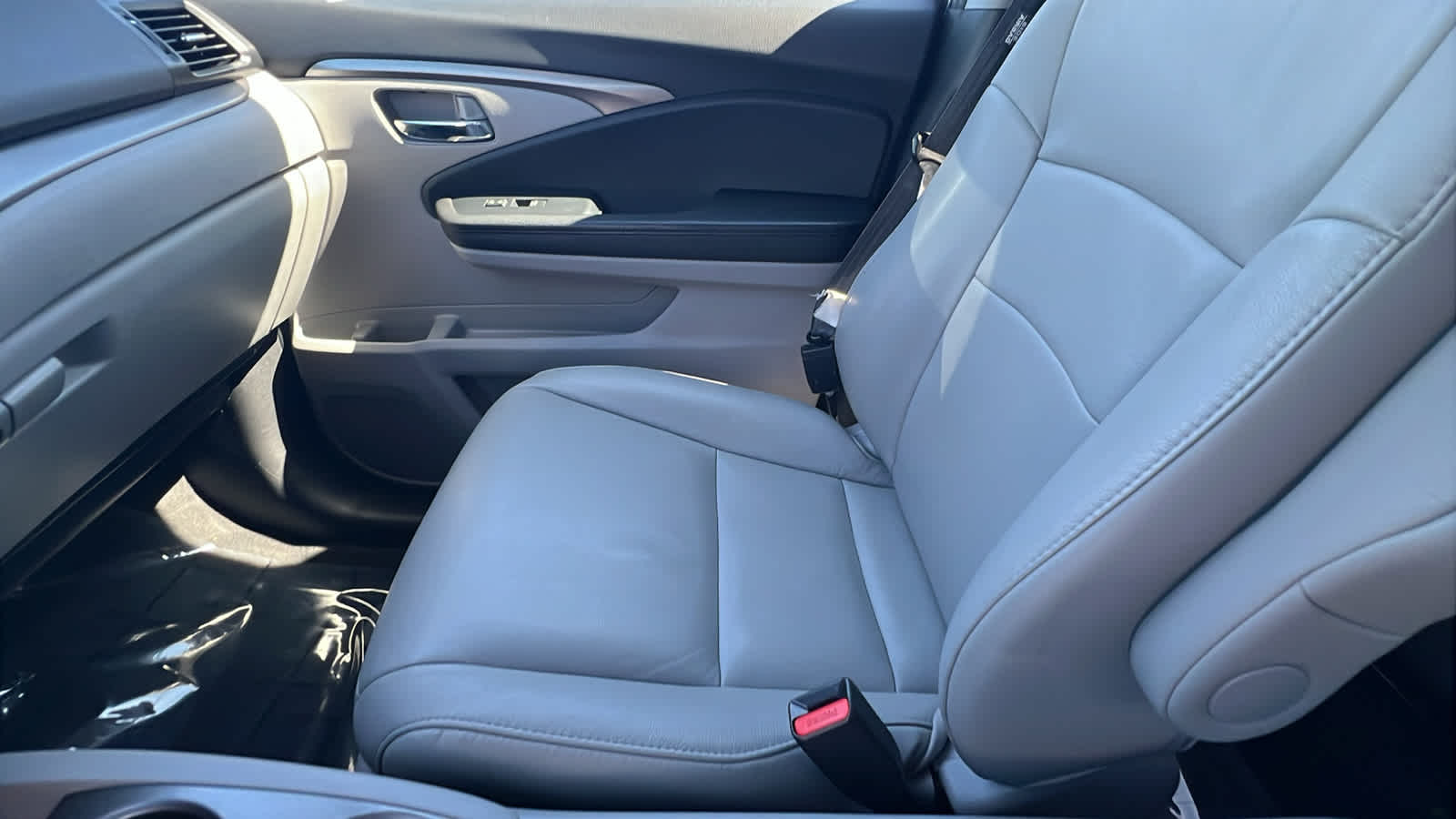 used 2021 Honda Pilot car, priced at $28,495