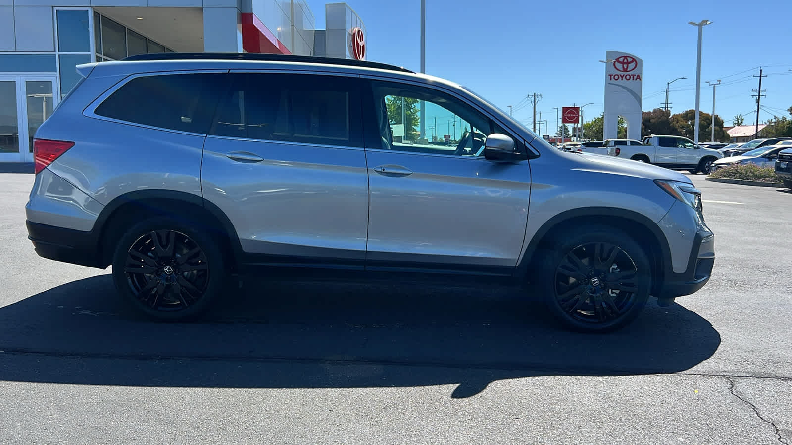 used 2021 Honda Pilot car, priced at $28,495