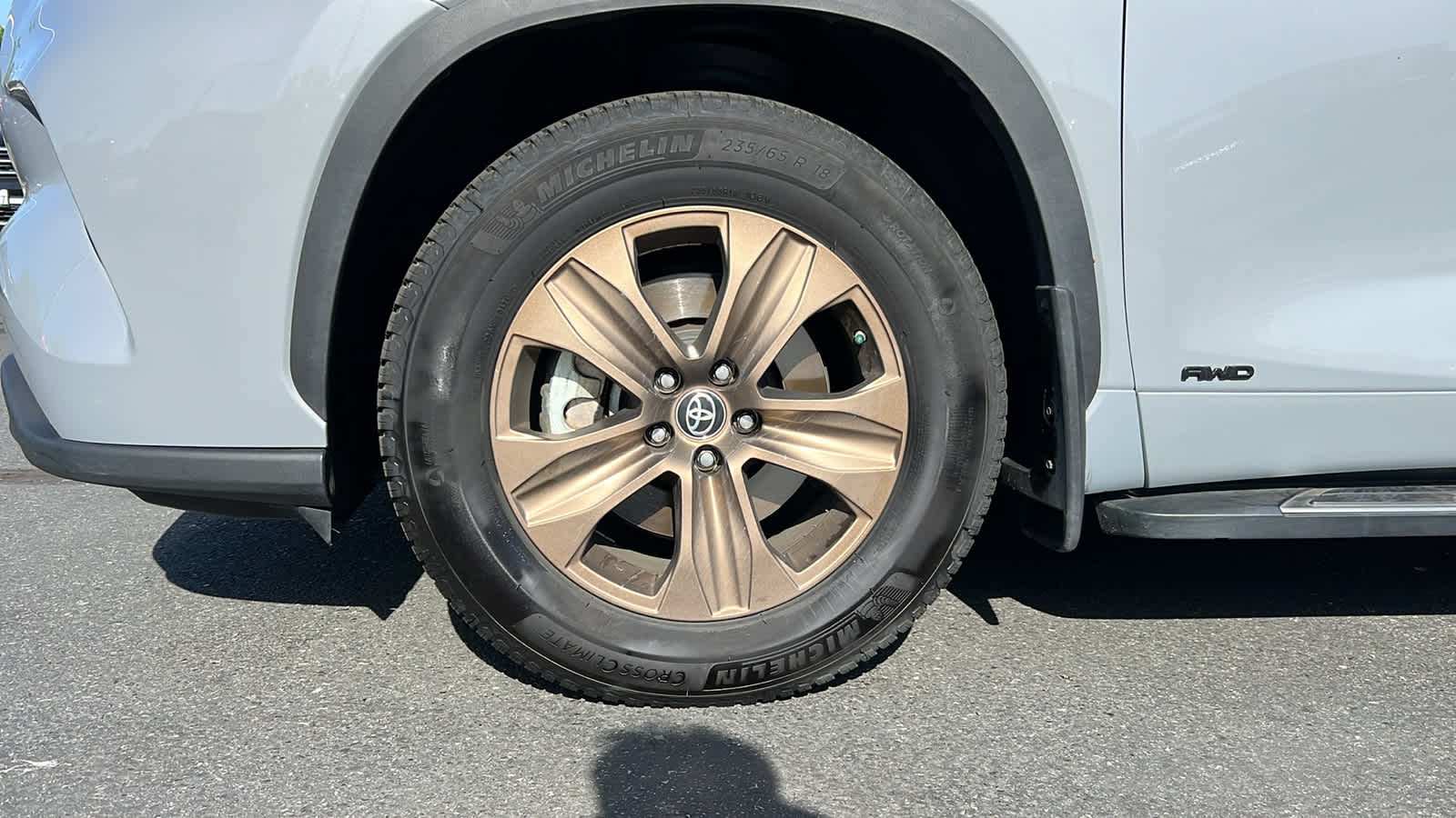 used 2023 Toyota Highlander car, priced at $43,995