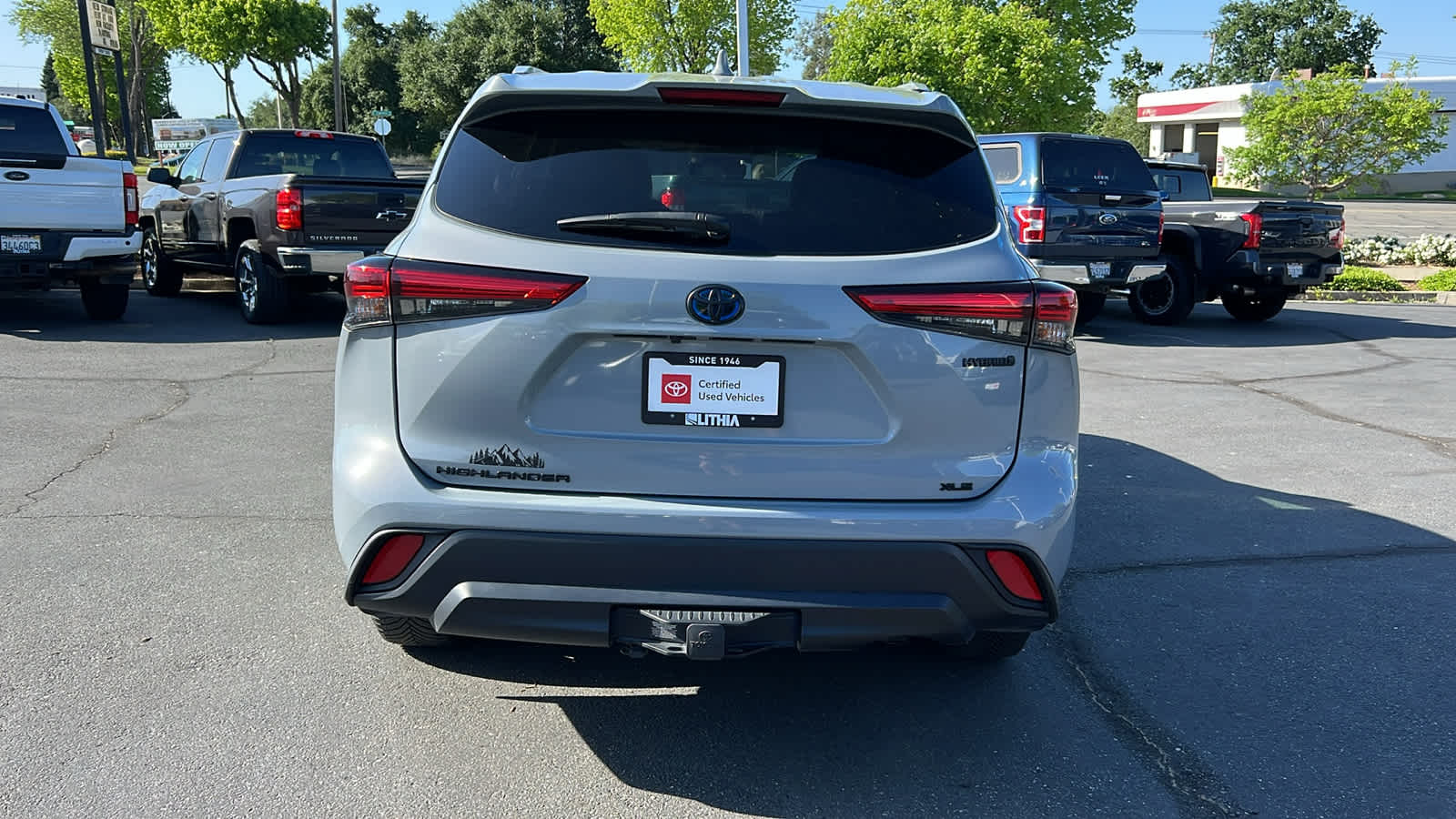 used 2023 Toyota Highlander car, priced at $43,995
