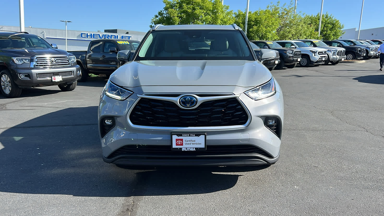 used 2023 Toyota Highlander car, priced at $43,995