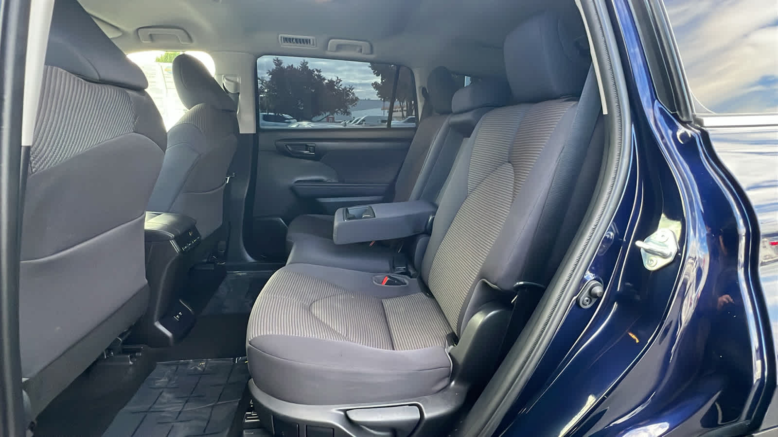 used 2021 Toyota Highlander car, priced at $30,995