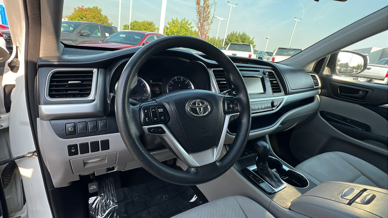 used 2017 Toyota Highlander car, priced at $20,495